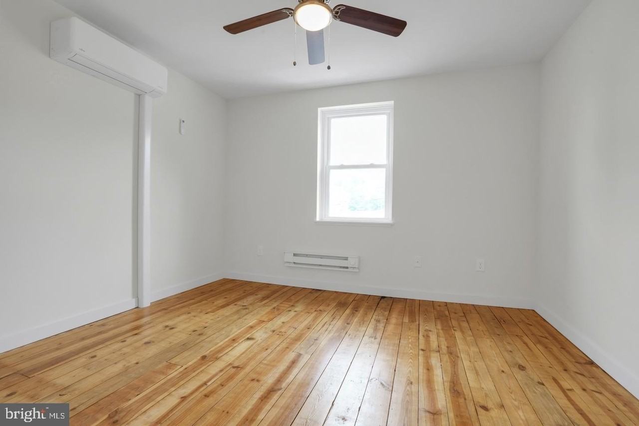 806 W Main St #4 - Photo 5 of 23