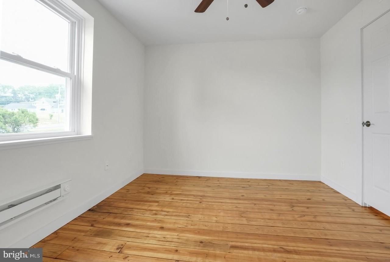 806 W Main St #4 - Photo 7 of 23