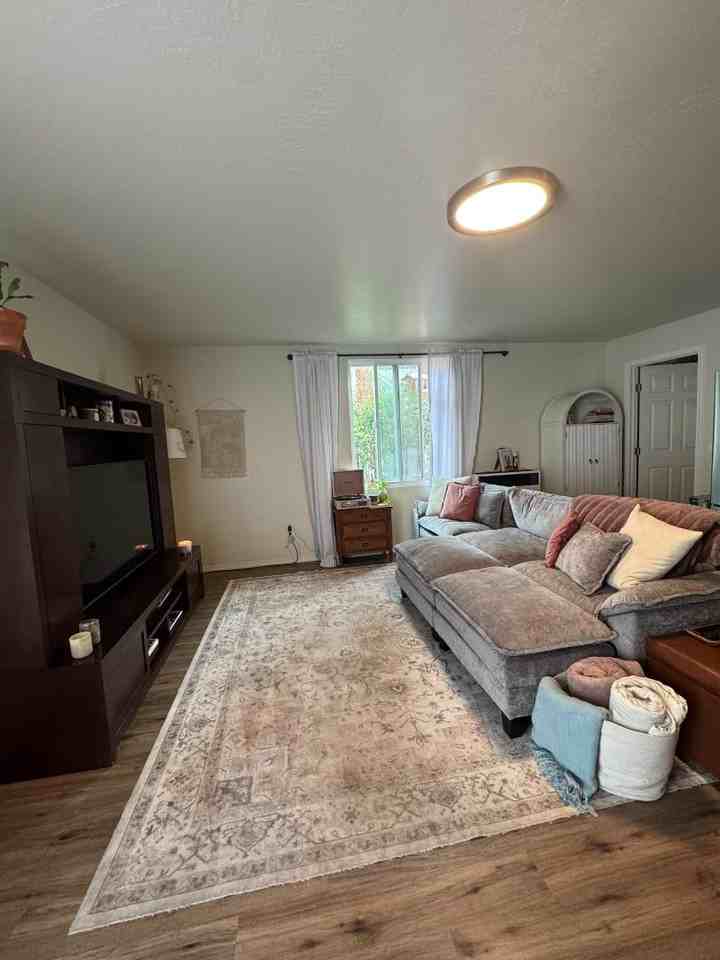 9520 Mill Street - Photo 4 of 10