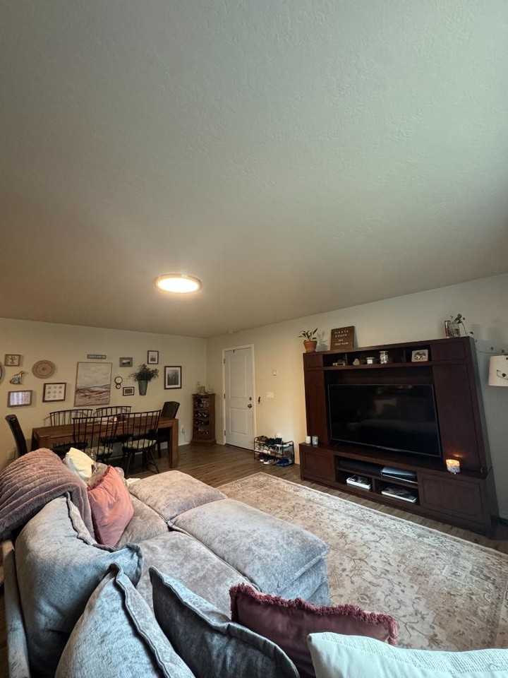 9520 Mill Street - Photo 7 of 10