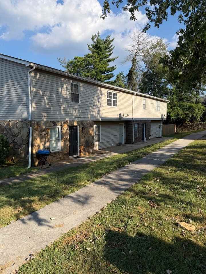 9124 Cedarpark Lane - Photo 2 of 3