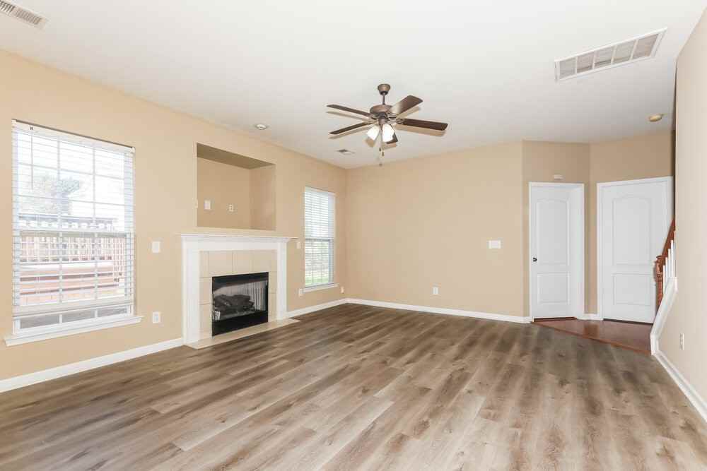 3919 Cassidy Dr - Photo 4 of 17