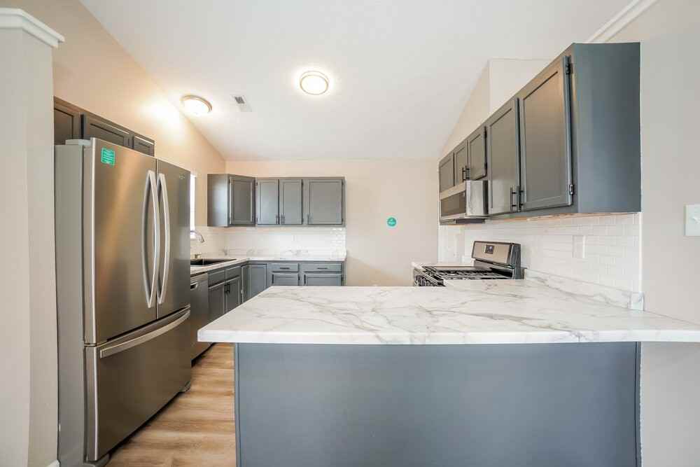 7068 Carrie Dr - Photo 7 of 16