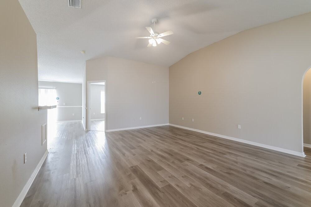 16011 Chichester Ct - Photo 3 of 16
