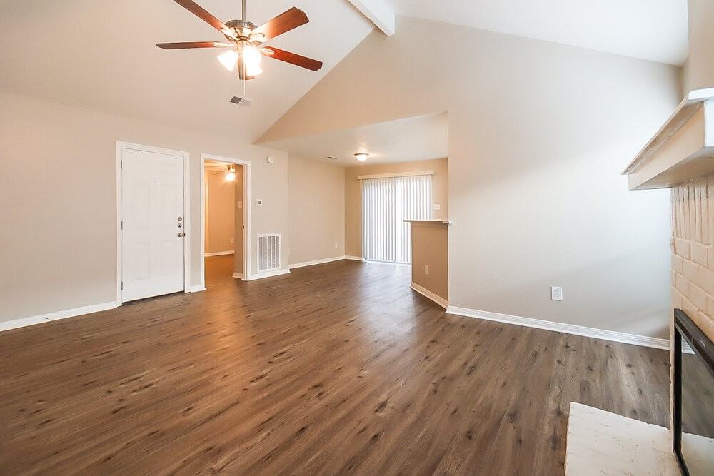 8514 Southmeadow Dr - Photo 4 of 16