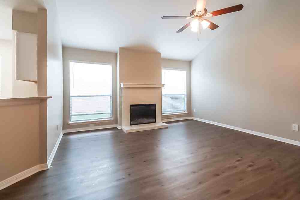 8514 Southmeadow Dr - Photo 5 of 16