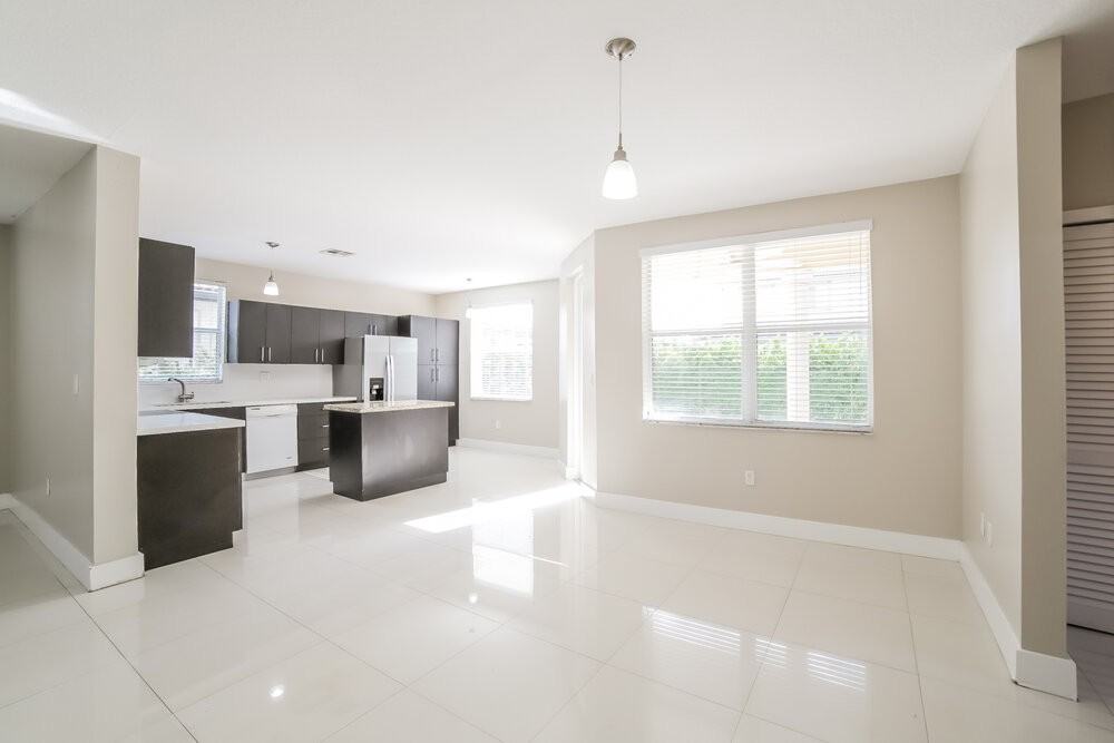 12465 Sw 120th Ave - Photo 7 of 17