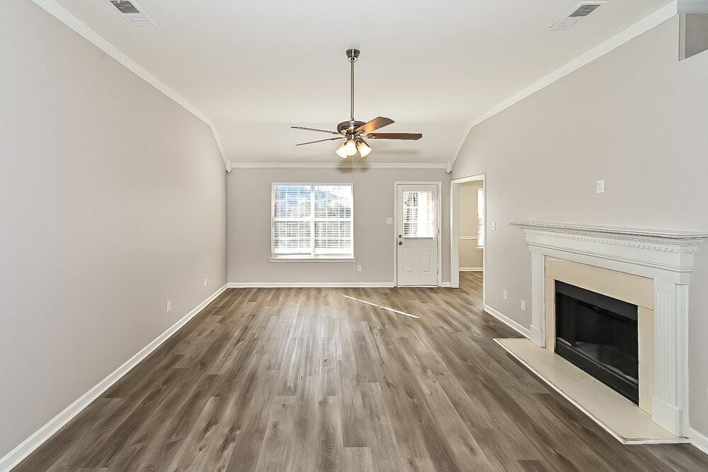 7831 Tankard Dr - Photo 4 of 16