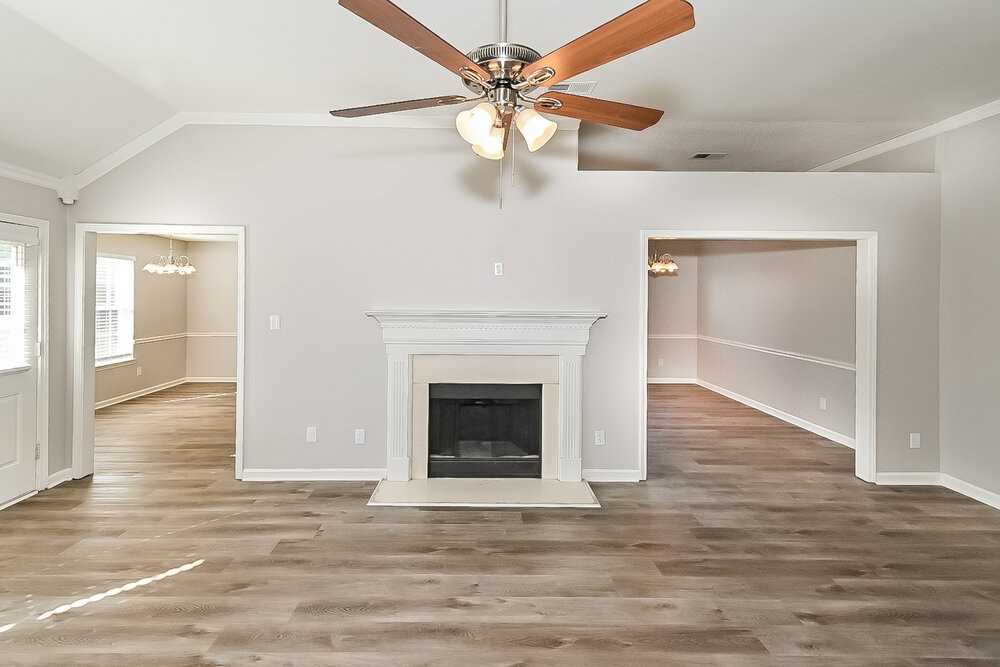 7831 Tankard Dr - Photo 5 of 16
