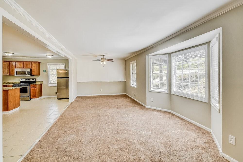 1316 Highpoint Ter - Photo 4 of 17