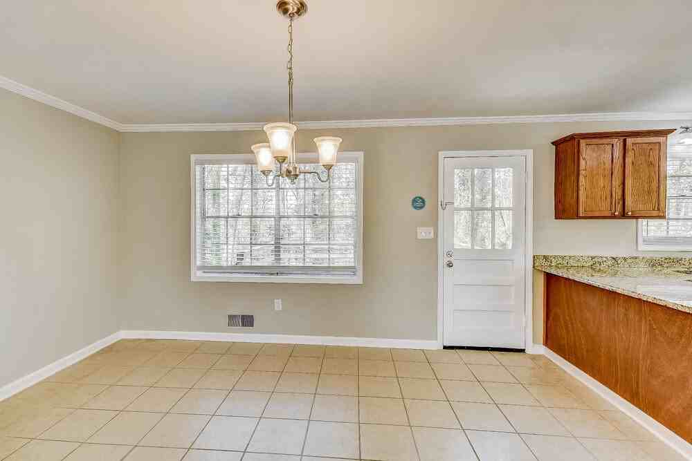 1316 Highpoint Ter - Photo 6 of 17