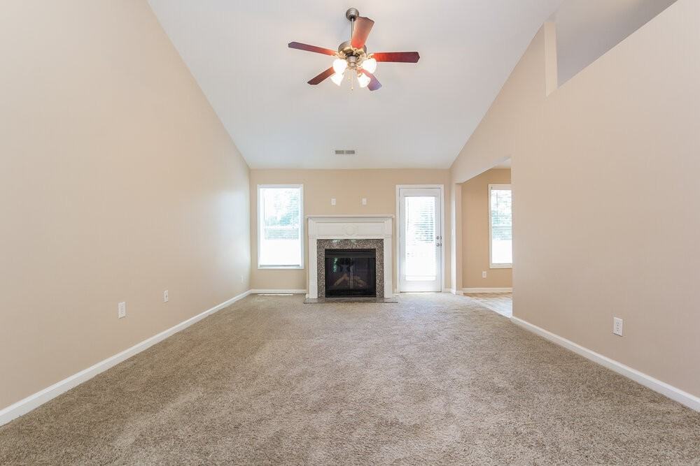2087 Peach Shoals Cir - Photo 3 of 17