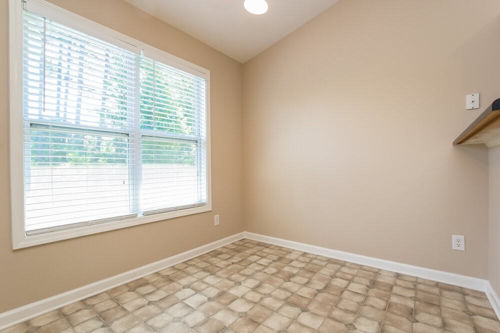 2087 Peach Shoals Cir - Photo 5 of 17
