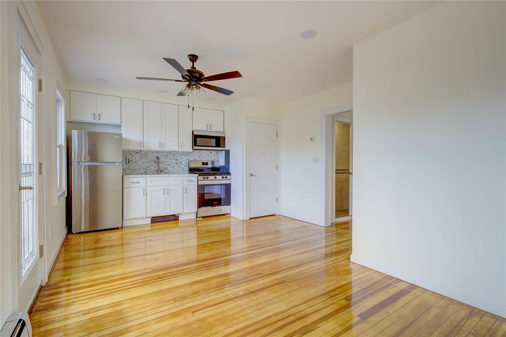 439 West Walnut Street - Photo 6 of 18