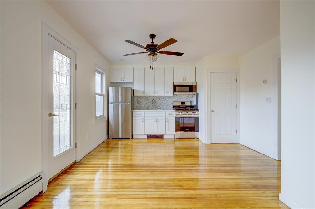 439 West Walnut Street - Photo 7 of 18