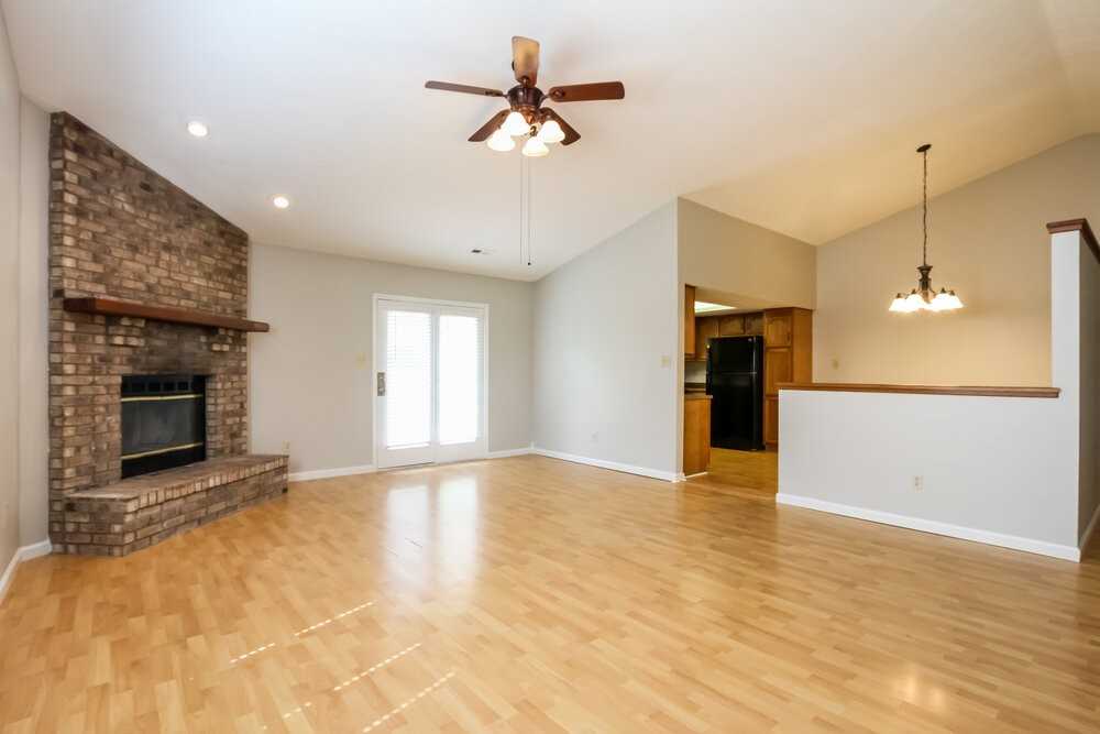 5766 Pine Knoll Blvd - Photo 4 of 17
