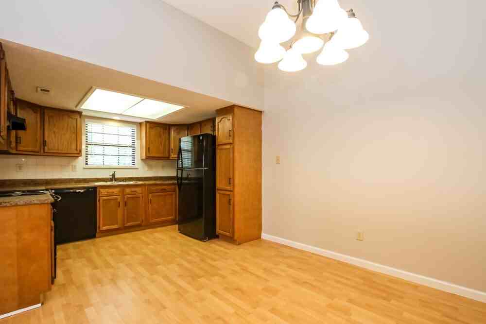 5766 Pine Knoll Blvd - Photo 7 of 17