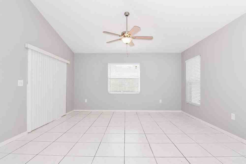24146 Cross Ln - Photo 2 of 15