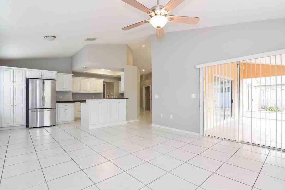 24146 Cross Ln - Photo 3 of 15