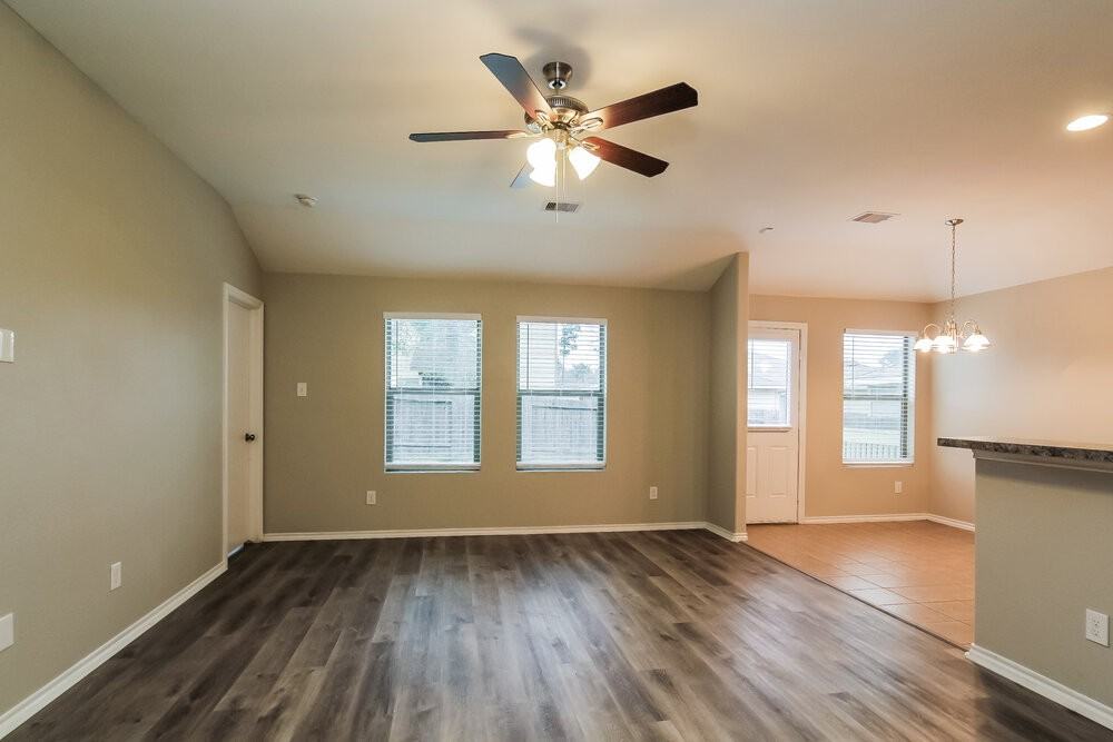 801 Lovebug Ln - Photo 3 of 16