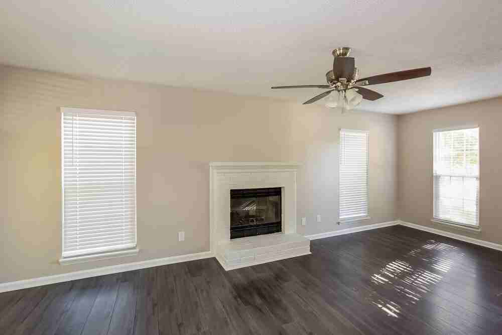 1833 Middlebury Ct - Photo 7 of 17