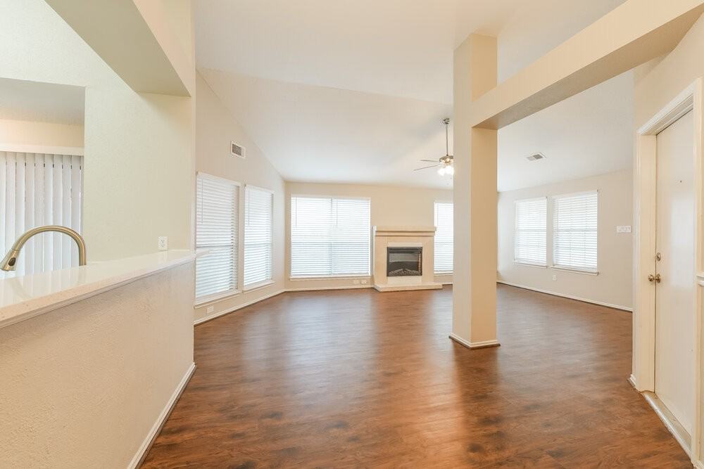 13819 Smokey Trail Dr - Photo 6 of 16