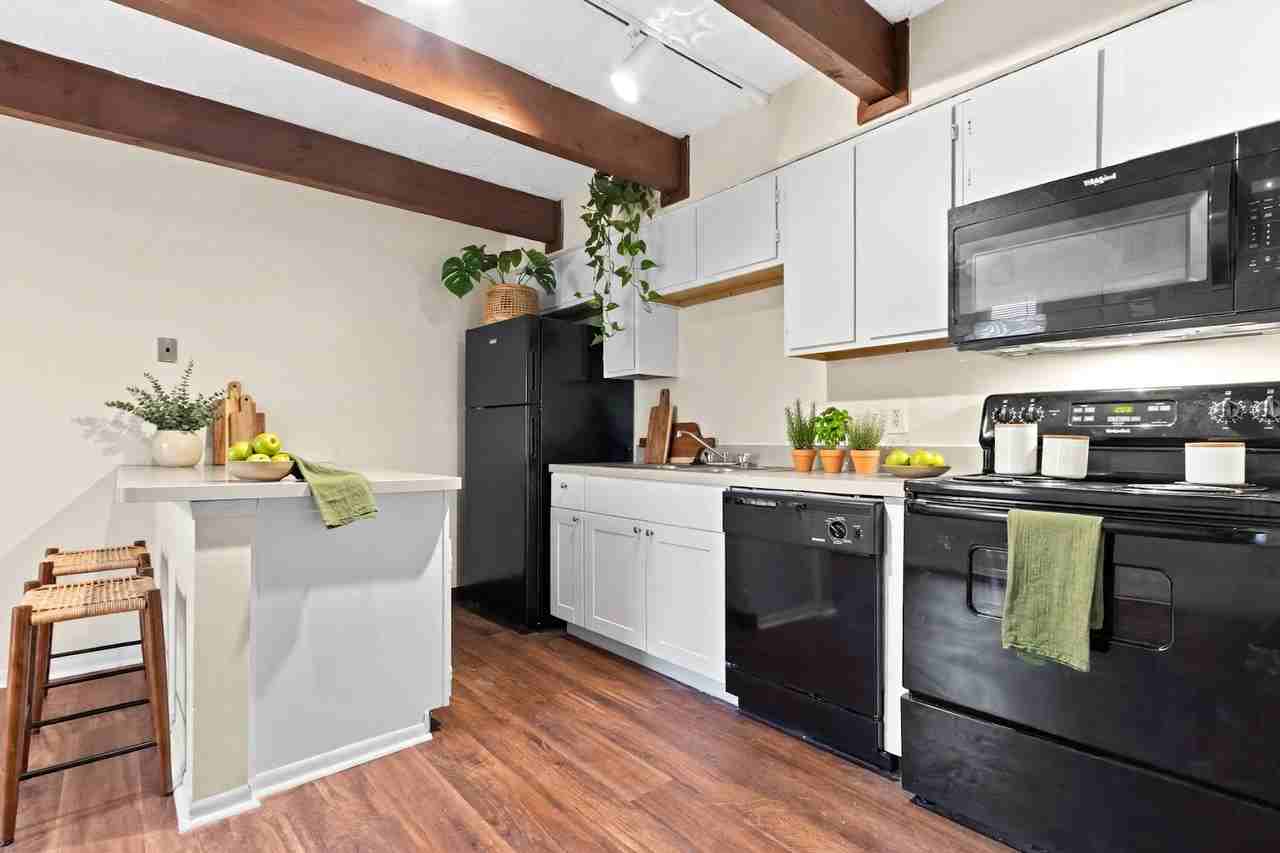 1042 Brooks End Ct #1042 - Photo 3 of 9