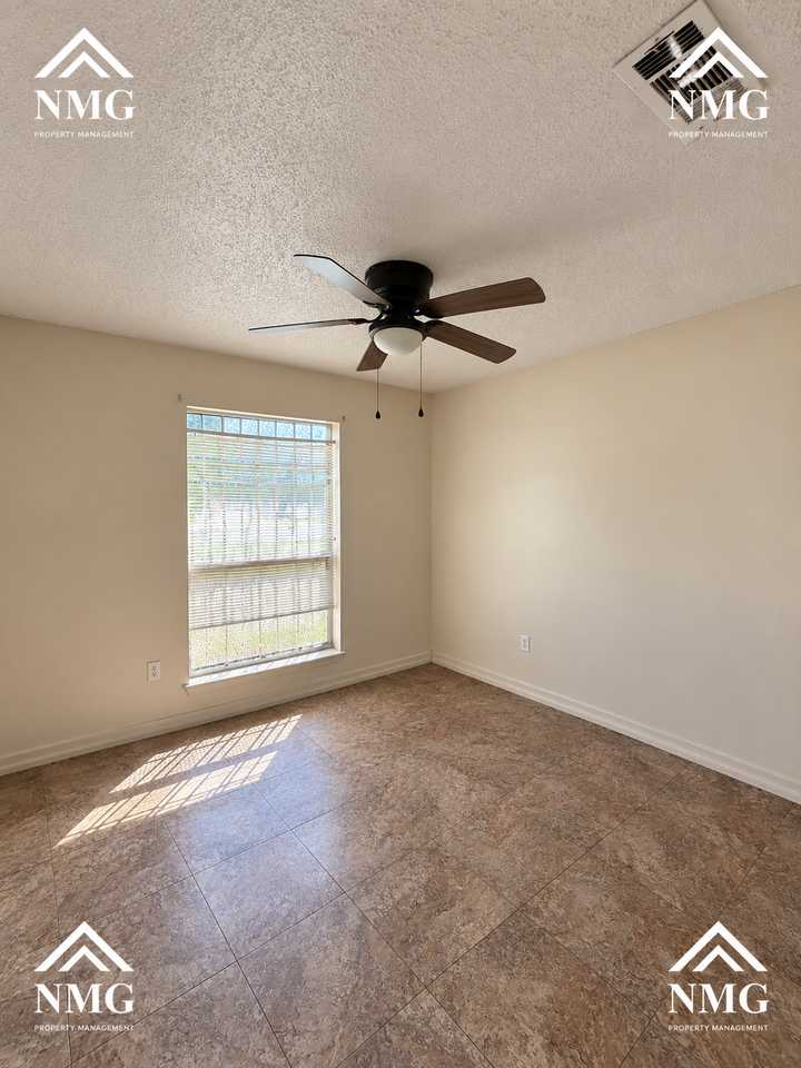 1755 Brookhollow Cir #1 - Photo 2 of 13