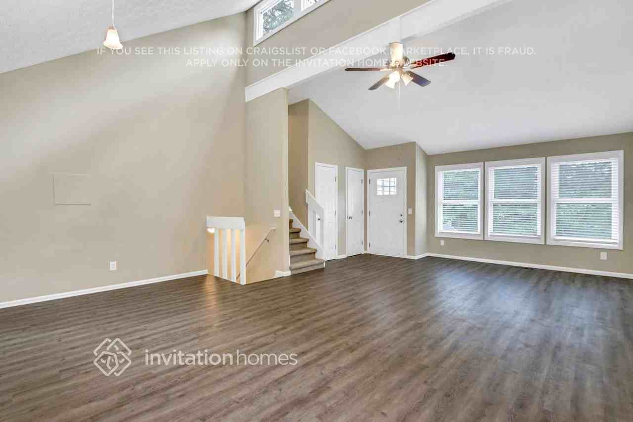 3918 Ardsley Dr - Photo 6 of 26