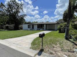 featured image of 207 Redwood Ave