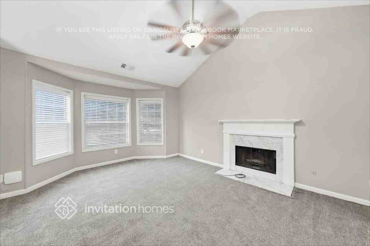320 Ashland Manor Dr - Photo 6 of 26