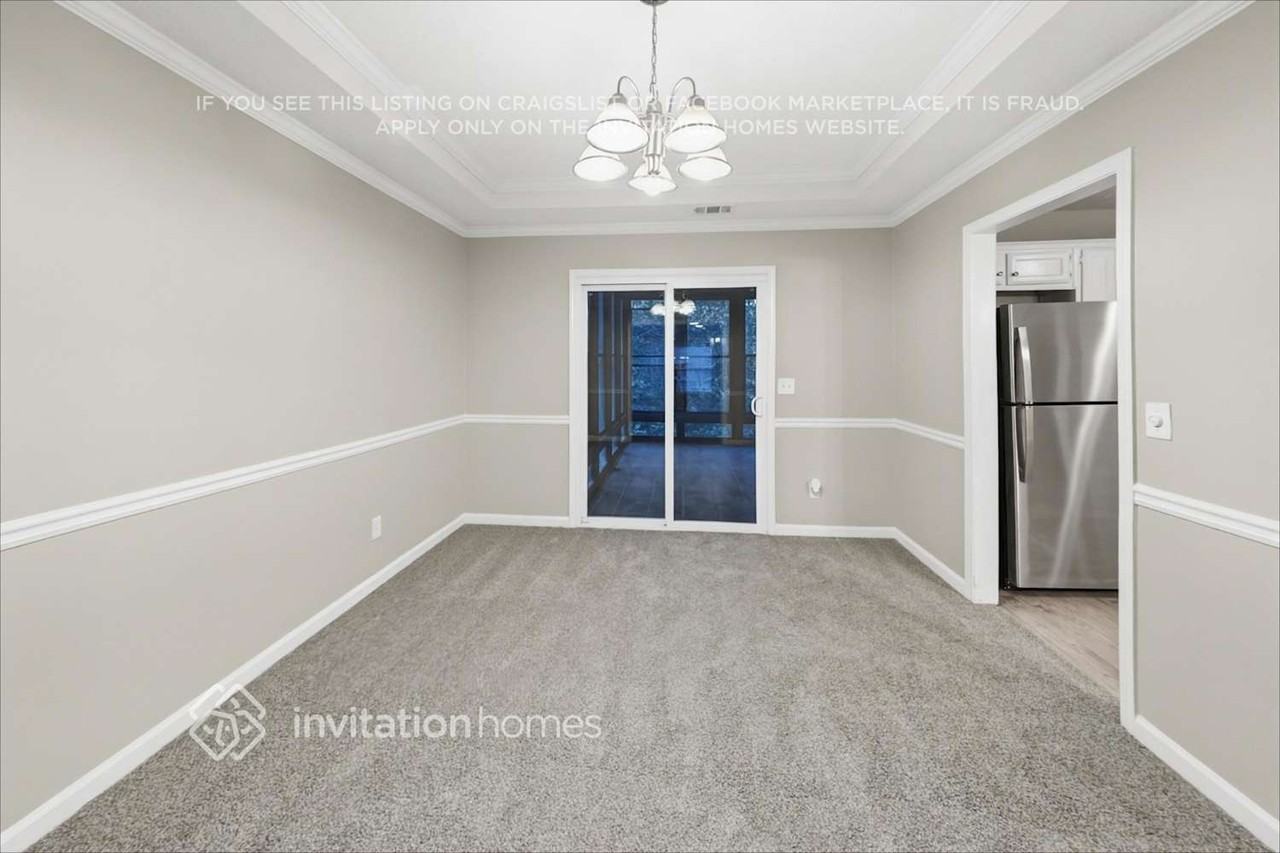 320 Ashland Manor Dr - Photo 7 of 26