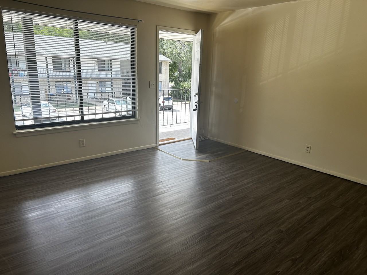 1902 Sheridan Road #11 - Photo 3 of 10
