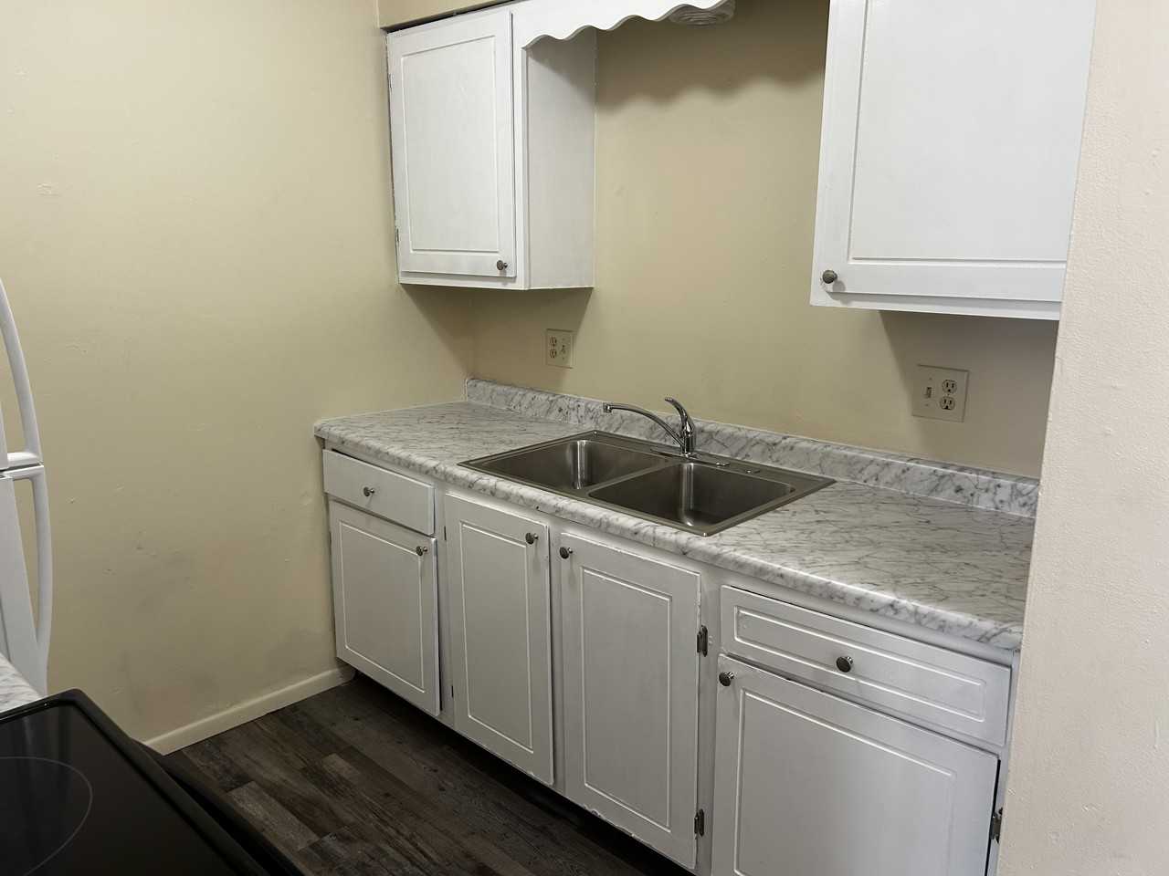 1902 Sheridan Road #11 - Photo 5 of 10