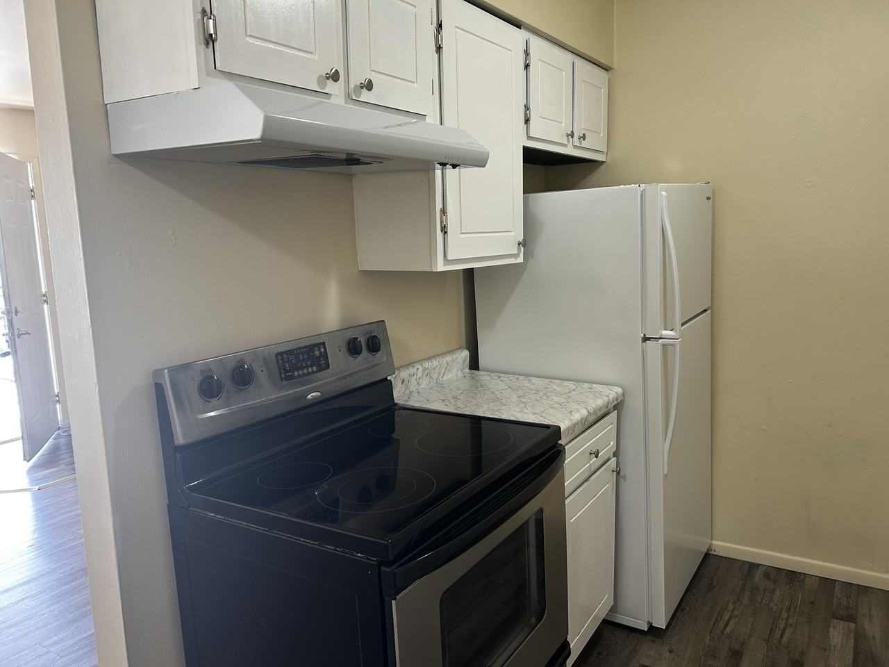 1902 Sheridan Road #11 - Photo 6 of 10