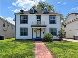 featured image of 2271 Harrison St