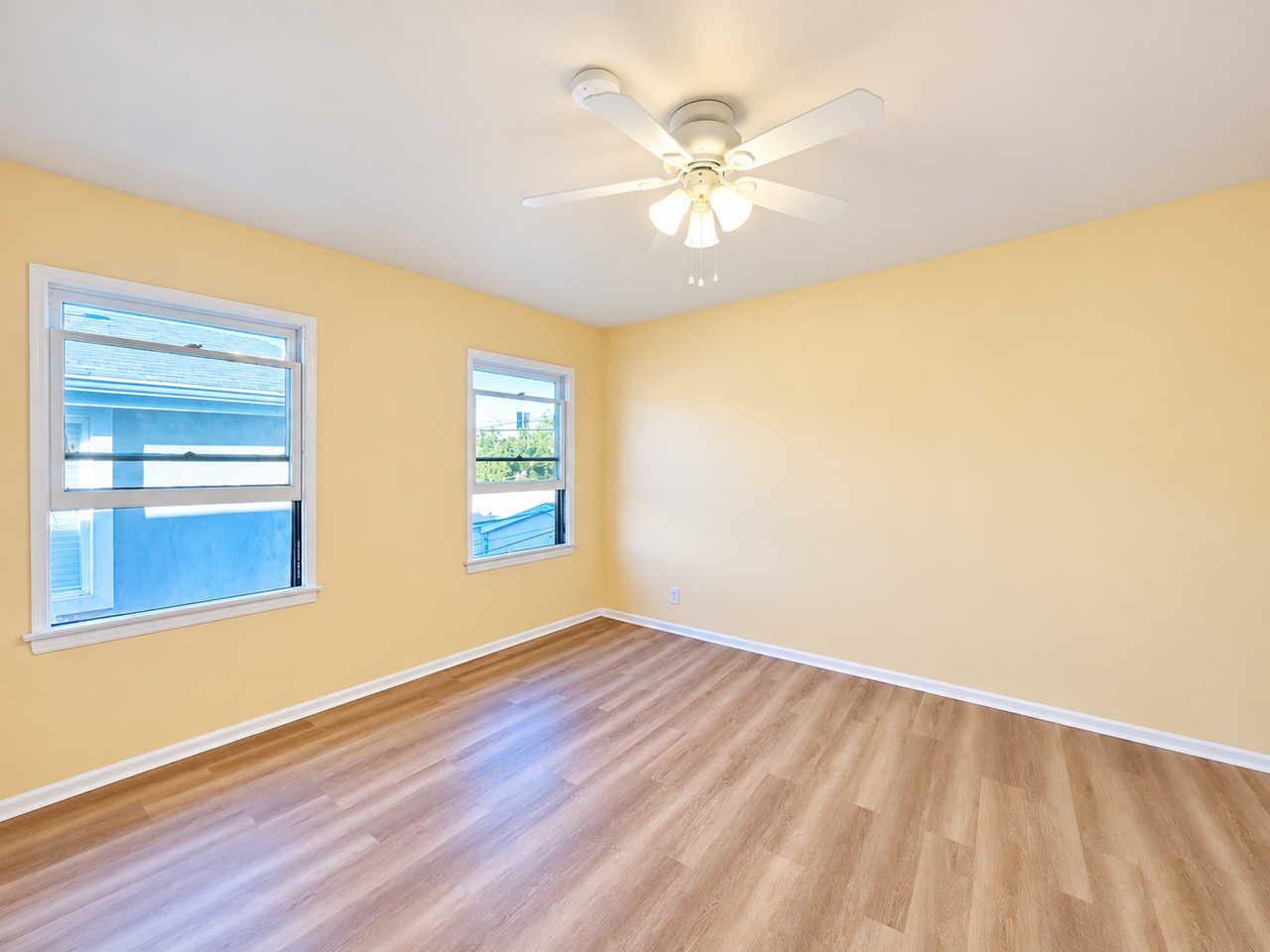 2116 Ridgeley Apartments - Photo 4 of 13