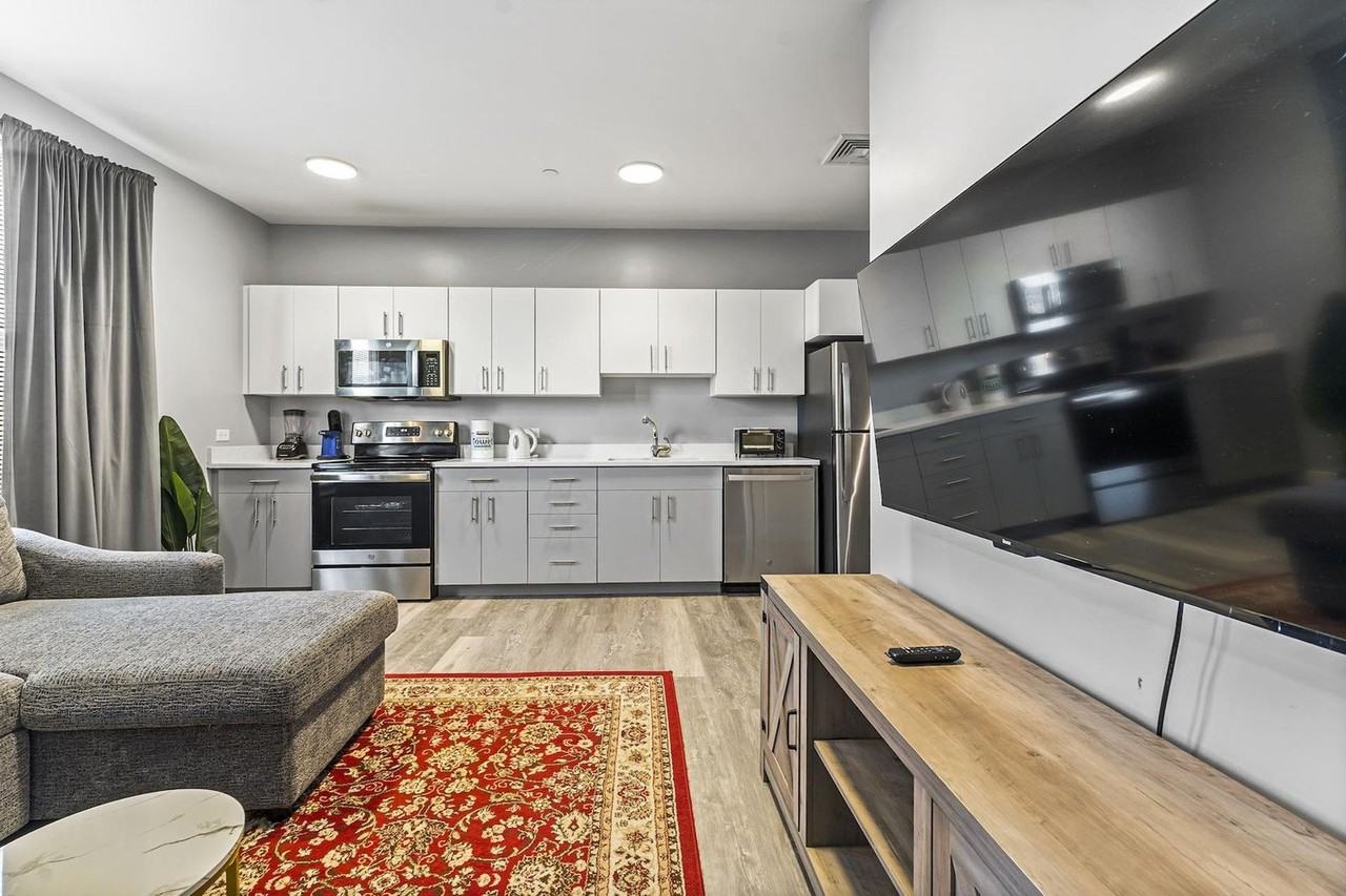 95 Broadway #1240304P - Photo 6 of 29
