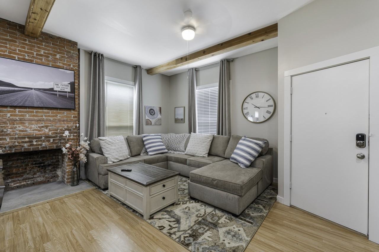 1510 Lagonda Avenue - Photo 2 of 50