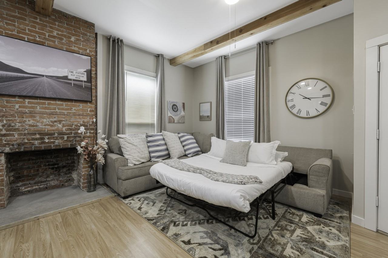 1510 Lagonda Avenue - Photo 3 of 50