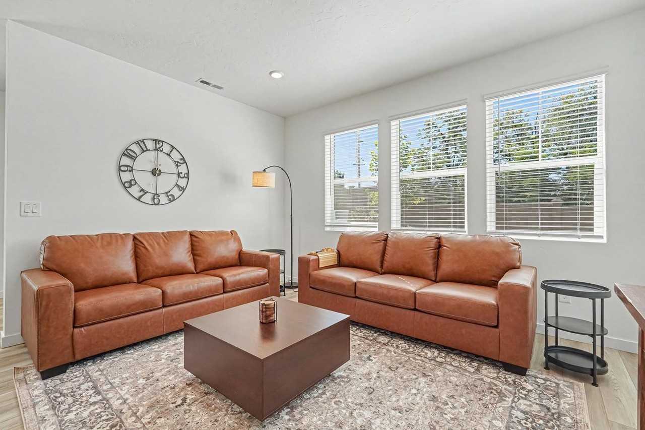 4165 W Steel Grey Ln #1631271P - Photo 2 of 26