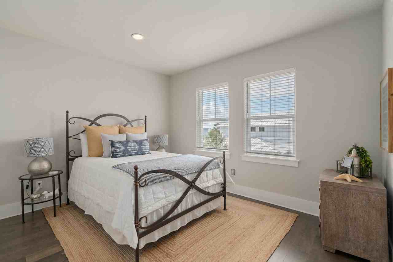 374 Gulfview Cir #1603131P - Photo 4 of 37