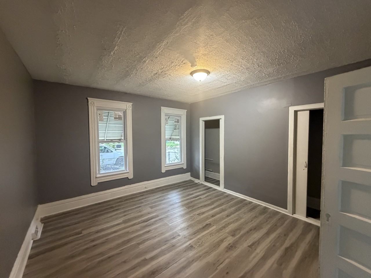 3295 W 54th St - Photo 7 of 9