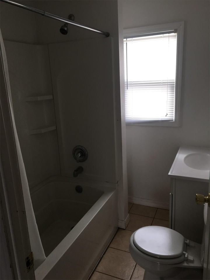 1233 W Mullan Ave #1233 - Photo 2 of 8