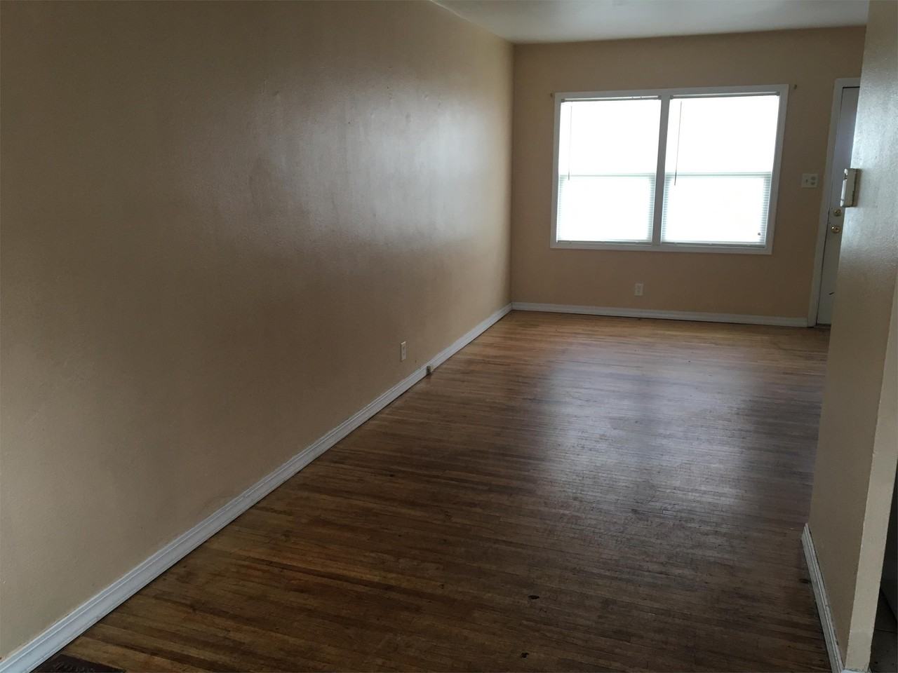 1233 W Mullan Ave #1233 - Photo 3 of 8