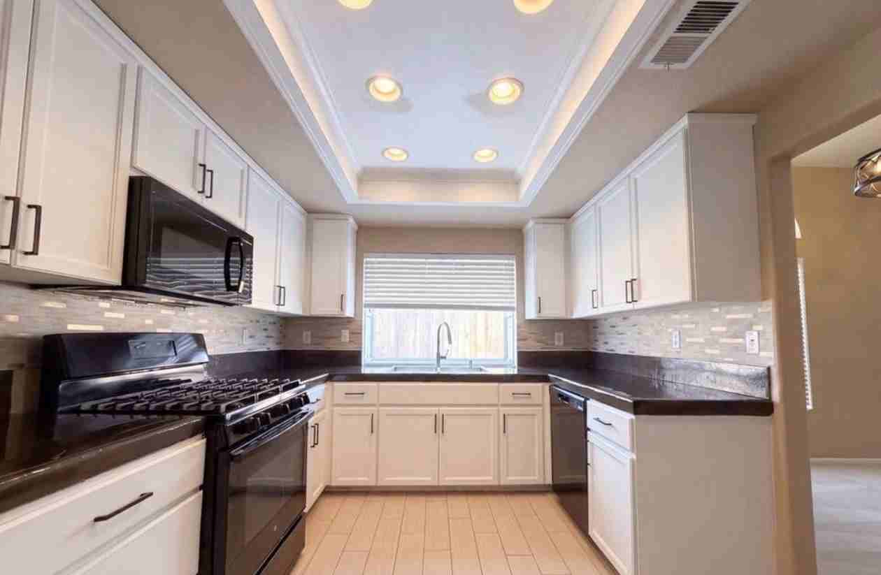 5533 West Avenue L-6 - Photo 4 of 10