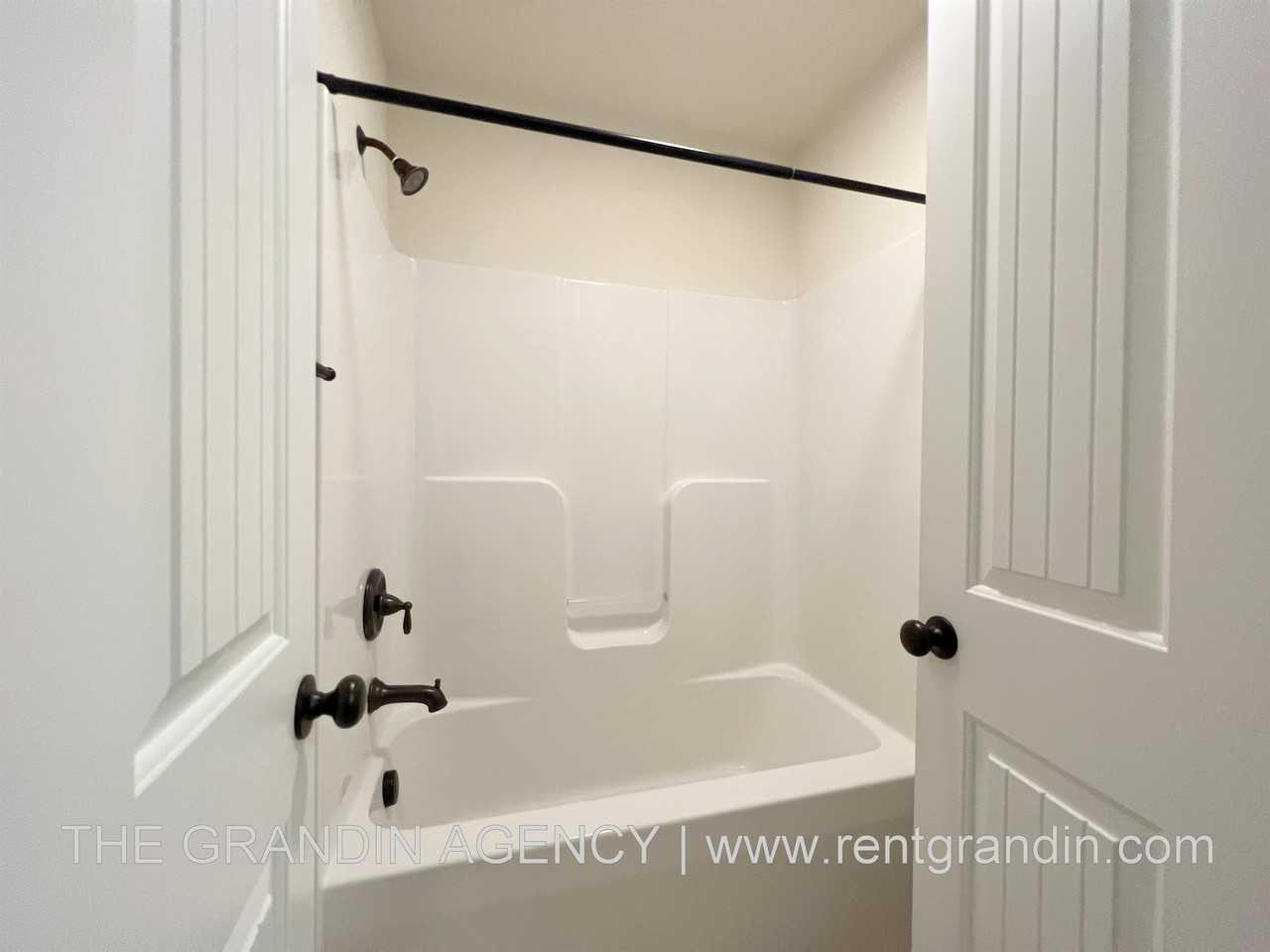 4235 Berkely Pl - Photo 7 of 50