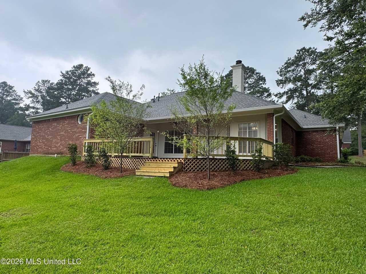 76 Eastgate Dr - Photo 4 of 27