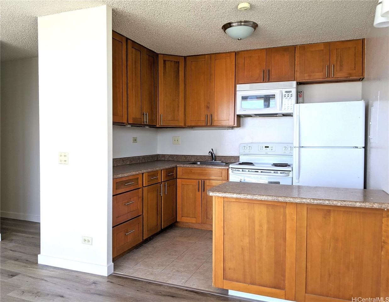 2754 Kuilei St #1506 - Photo 2 of 25