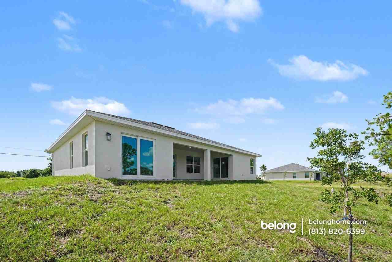 1203 Ne 44th St - Photo 2 of 16